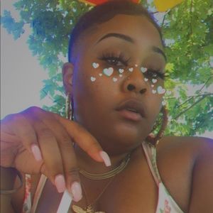 Meet your Posher, Natesha